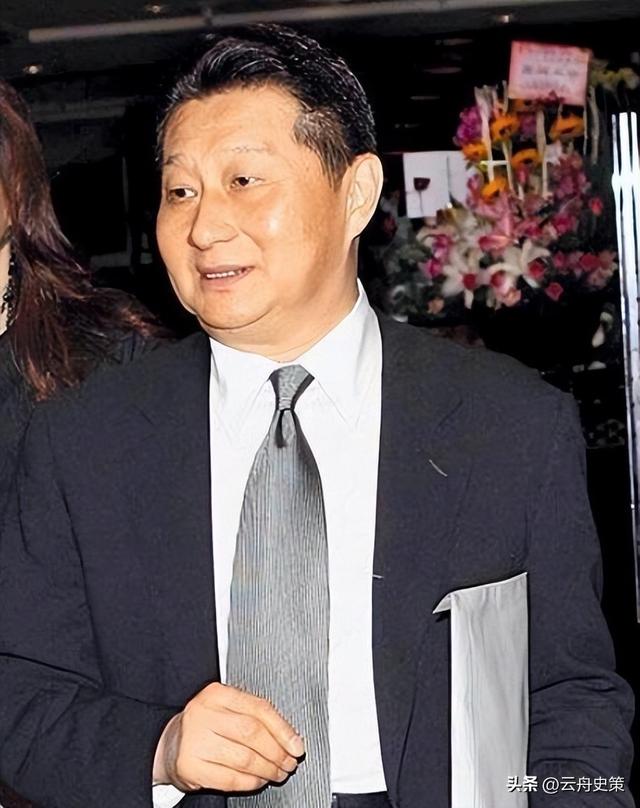 包养情人无数，娶初中同学女儿为妻，玩老婆闺蜜，嗜色如命的富豪