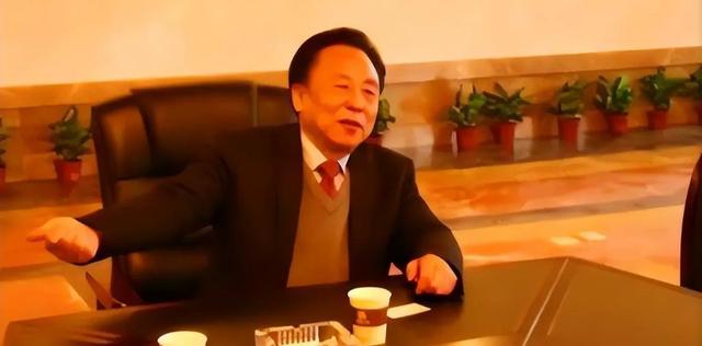 包养10位情妇，睡觉翻牌生下11个私生子，75岁还在拼命生娃！