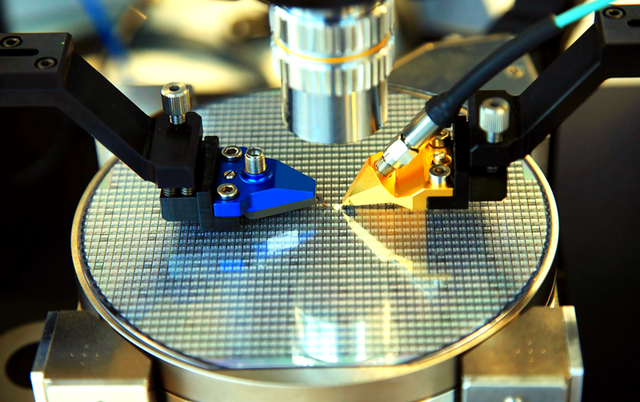 美专家：中国人不可怕，可怕的是他们买了光刻机	，却不用来造芯片