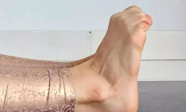 灵活双脚，强健根基，一定要练习这10个动作！