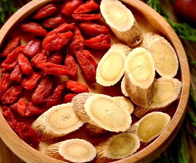 大量日本游客涌入北京，打着旅游幌子不去旅游不吃美食，为啥来？