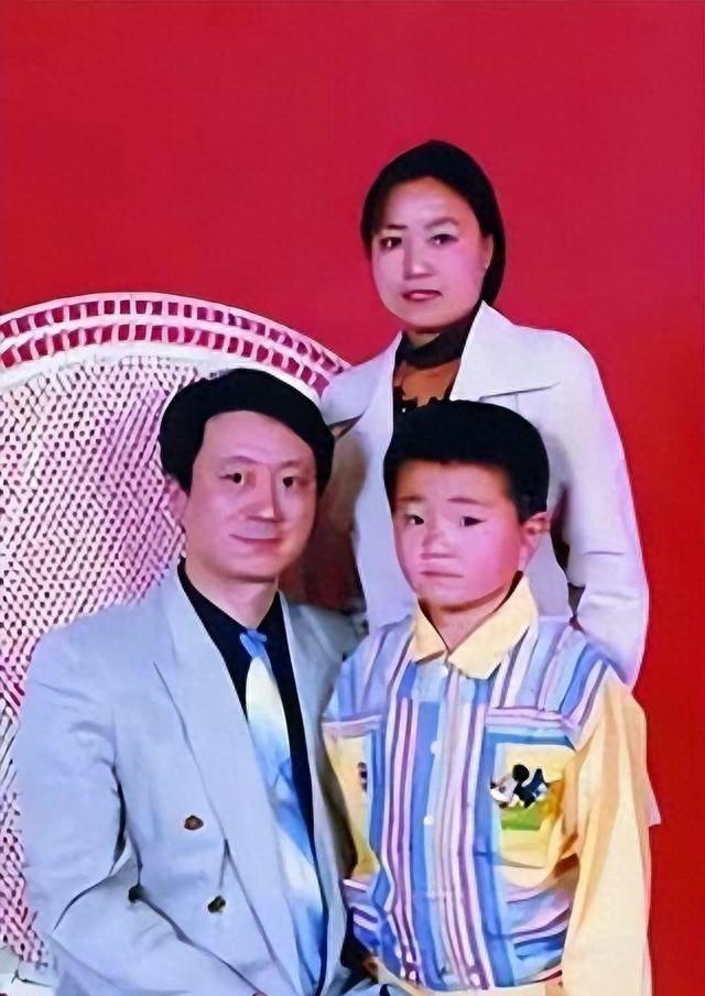 任长霞去世后，丈夫 45 岁与妻子合葬，他们唯一的儿子生活得怎么样