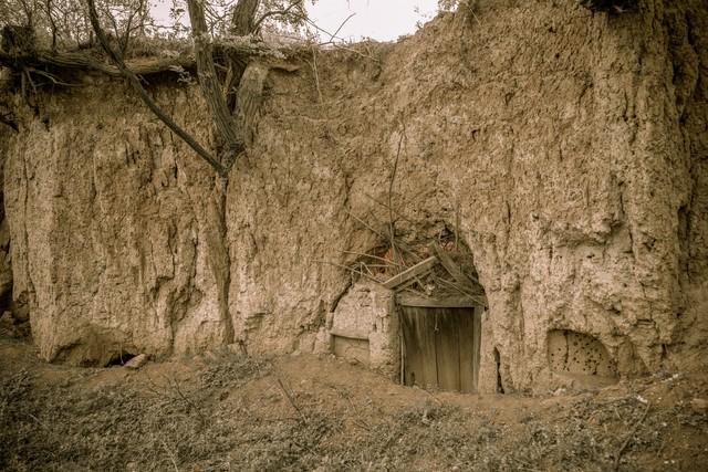 97年迪斯科舞厅，一个穿红裙的女人，在我耳边吹了口气