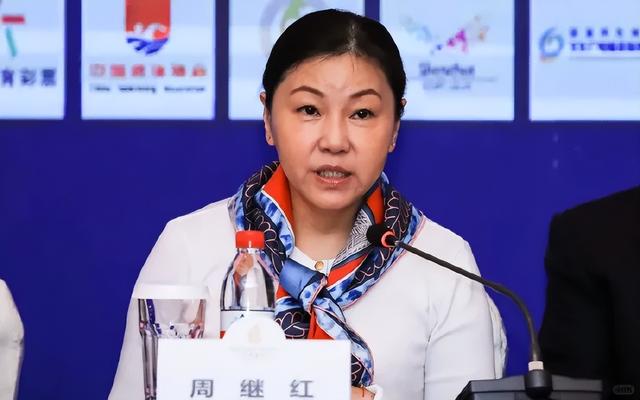 霍震霆没想到，44岁儿媳郭晶晶再次官宣喜讯，让整个阔太圈沉默了