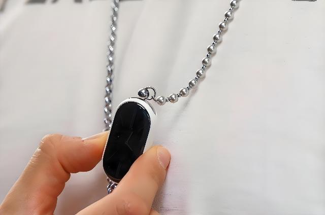 小米手环10评测：升级够狠，这才是智能手环该有的样子！