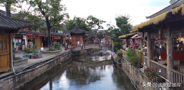 丽江古城大水车及周边景色