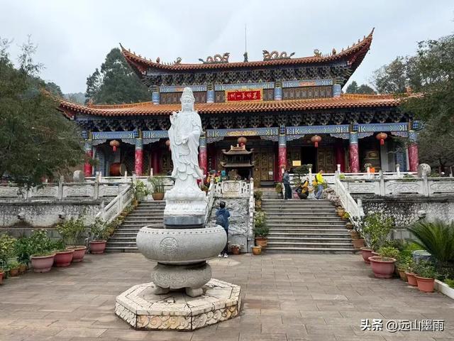 周末徒步,走昆明嵩明的灵云山,游法界寺、走森林步道,休闲惬意