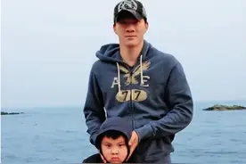 羽坛王者傅海峰退役后转型 成为家庭中的温馨守护者图片