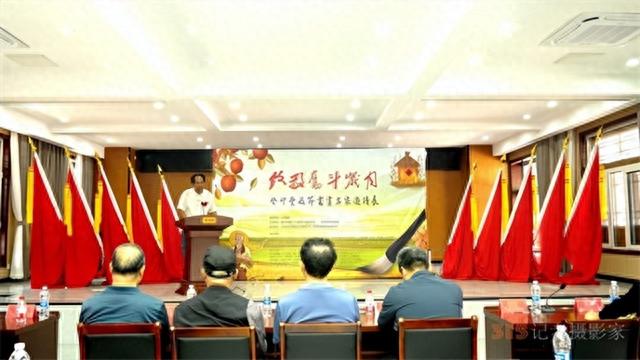 惠风滋润枝头秀 硕果金秋格外红--现代书画网携手书画名家扎根乡村
