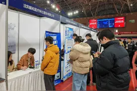 东北大学2025届毕业生春季双选会辽沈专场举行，用人单位、求职学生共同的感受——在沈阳发展正当其时图片