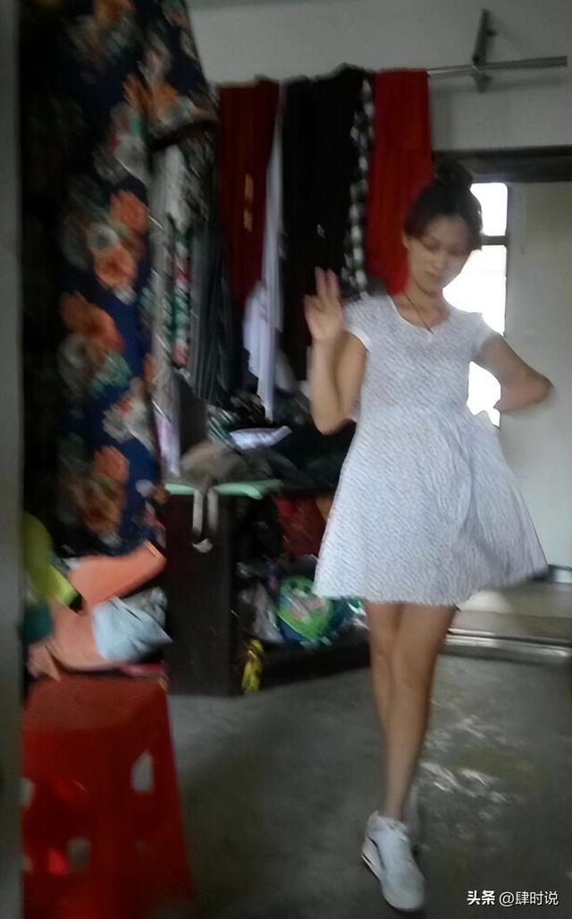 离异妈妈独自养儿子14年，孩子却转身投奔父亲，哭诉：猫都能养熟