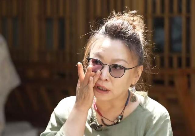结婚19年痛失爱妻，辛柏青近况引人担忧	，好友透露：不见任何人