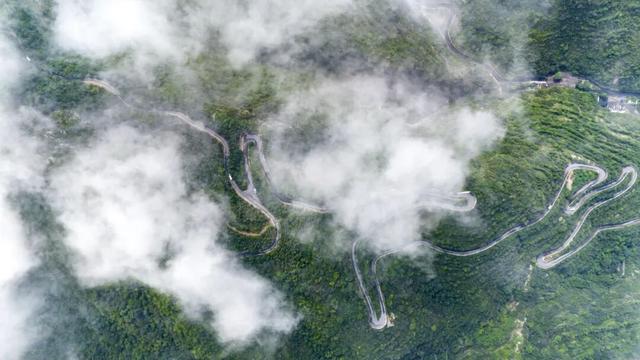 泉水喷涌、云雾缭绕！雨水洗过的淄博，秒变仙境→