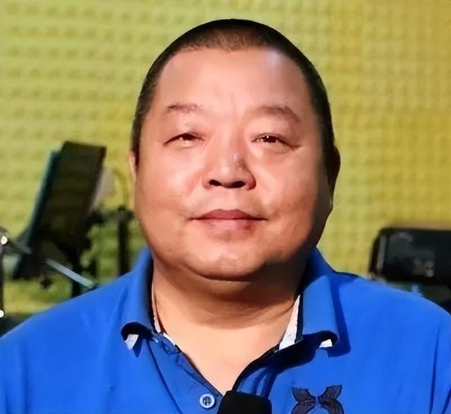 5次登上春晚，被恩师夺初夜，轻生未遂后强制堕胎，56岁无人敢娶