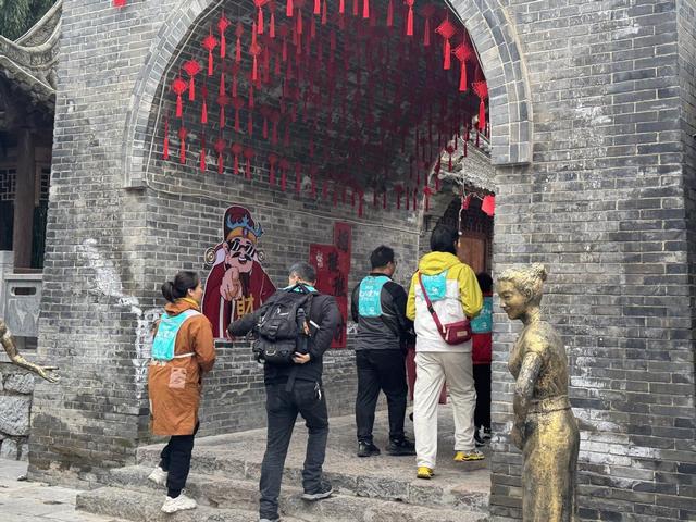 重阳登高赏红叶！这座山被河南交通广播听众的热情点燃！