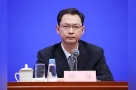 新版外国人永久居留身份证“五星卡”好用在哪里？移民管理局回应图片