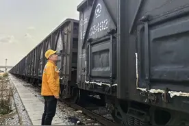 新春走基层 | 守护春运12载，他是铁路上的“车辆医生”图片