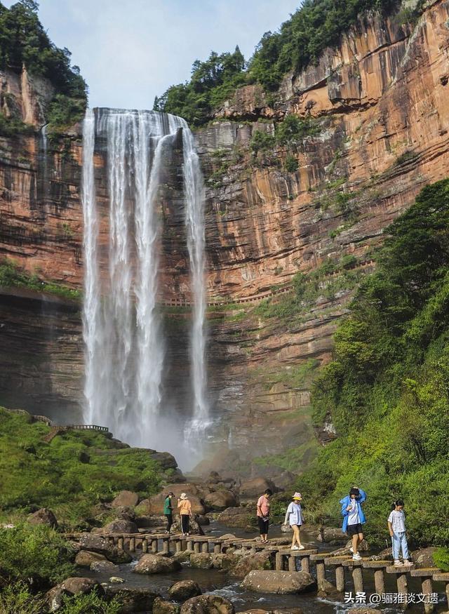 亿万年雕琢的红色奇观，中国八大世界遗产丹霞地貌，应该怎么游？