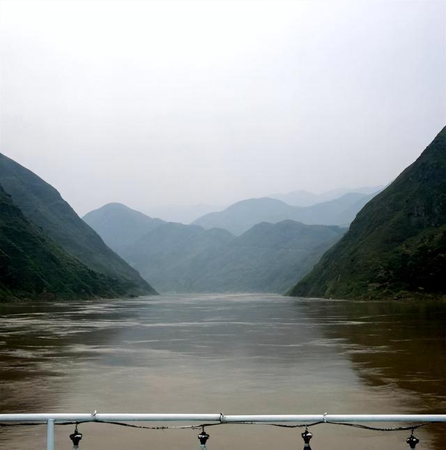 不尽长江滚滚流 1987年