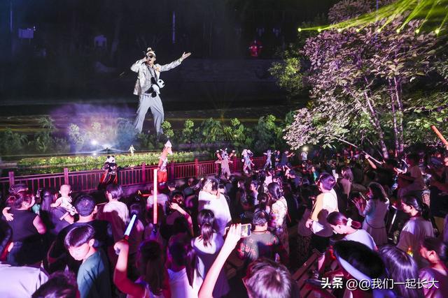 抓住暑假尾巴！济野日夜奇幻狂欢，甜蜜恋爱季点燃盛夏终章