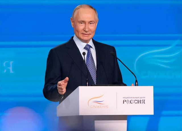 不得不服俄罗斯！油轮被抓后，榛树高超连夜报复，10马赫警告美国