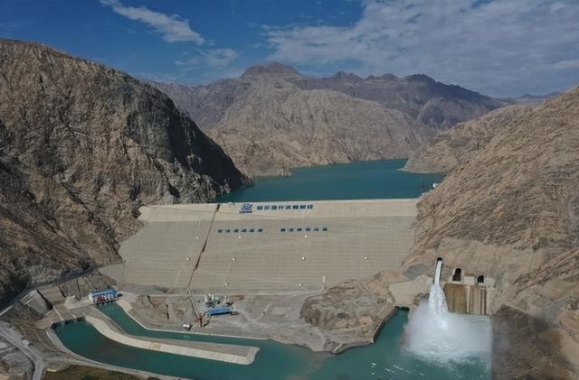 新疆第一大水库：投资110亿建了10年，如今蓄水22.5亿立方！