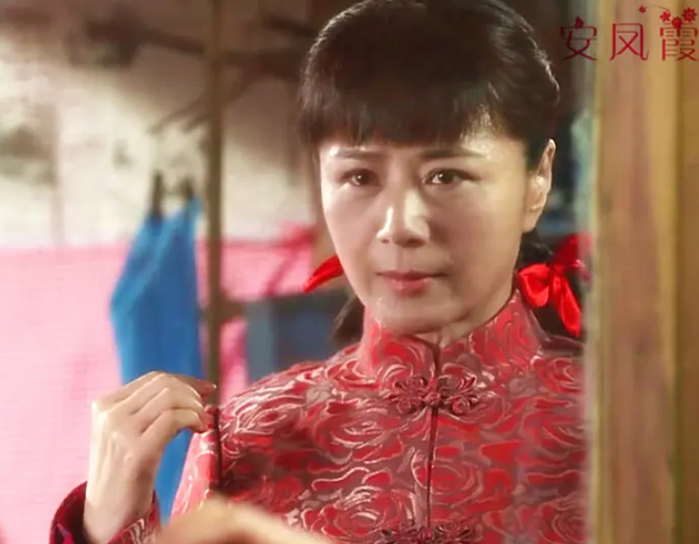 不会演别尬演！看《利剑玫瑰》迪丽热巴，把国家一级演员都演懵了