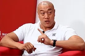 “篮球狂徒”马健：在美国打球，娶日本娇妻，至今无法和男篮兼容图片