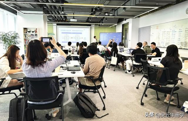 2025人工智能十大趋势：这次，AI真的要“动起来”了！