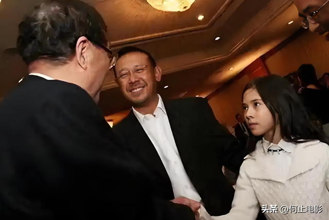 姜文在法国送女儿出嫁，姜一郎小腹隆起疑怀孕，洋女婿激动落泪