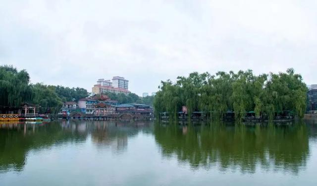 雨润临洮，秋光满故城