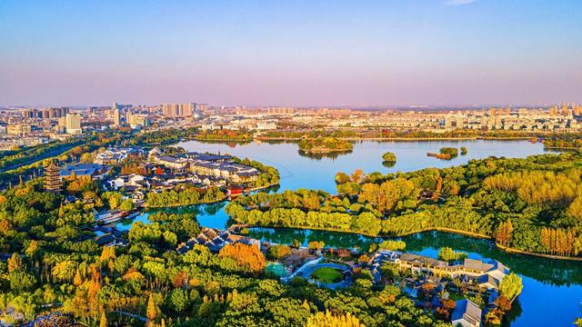 浙江很低调的地级市，面积比台州小，人口比金华少，GDP超7500亿