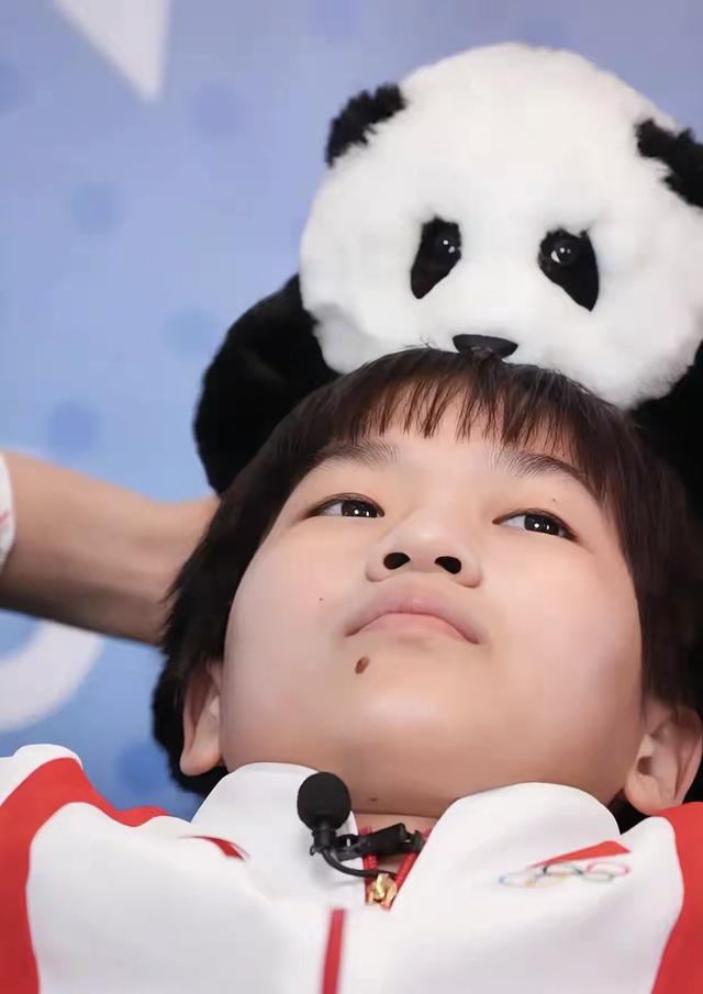 远离“造神”陷阱，经济学家发文抨击，揭开全红婵令人担忧的现状