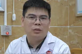 17岁高中生上蹲厕，发现肠子“掉出”，专家：不能蹲这么长时间图片