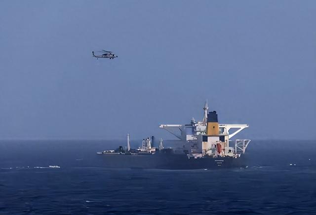 历史重演？美扣押中国油轮	，私吞180万桶原油，中方给出三句话