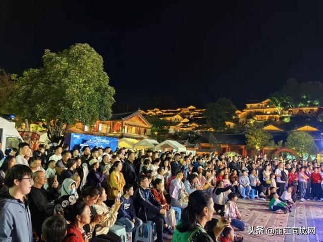 民族歌舞齐绽放！丽江古城国庆演出，解锁双节快乐新姿势