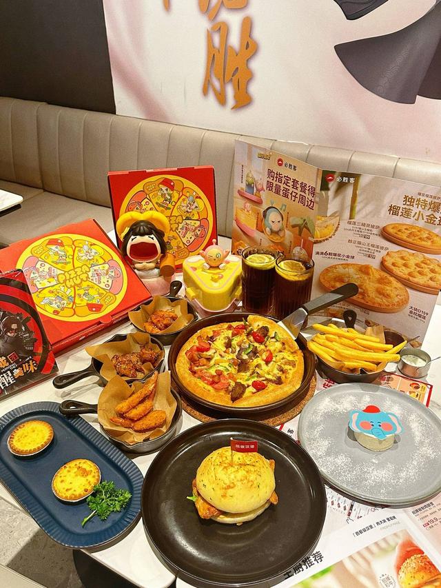 英国必胜客关店过半！自助餐拖垮老牌巨头，年轻人为何不再买单