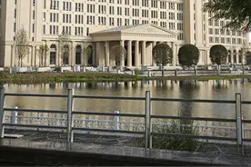 强电VS弱电：毕业5年，工资差3倍！选对方向，薪资翻倍不是梦！图片