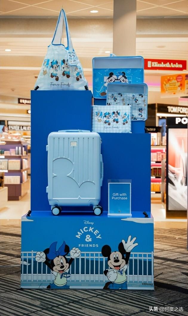 米奇与朋友们在樟宜机场新罗免税店等你：快来开启魔幻夏日之旅吧