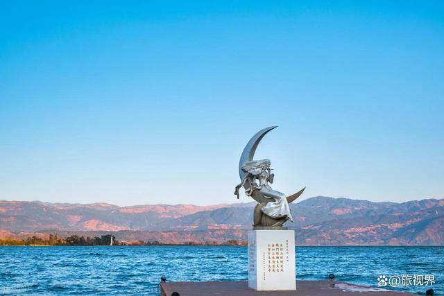 人均500躺平6城！逃离钢筋森林，这些山水小城藏着最野的松弛感