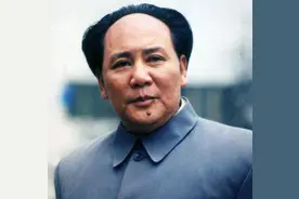 1989年，古月受邀出席国宴，席间杨白冰敬了个军礼，古月：不敢当图片