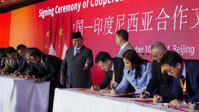 印尼总统看完阅兵，决定将他们拖了30年，价值5800亿的项目给中国
