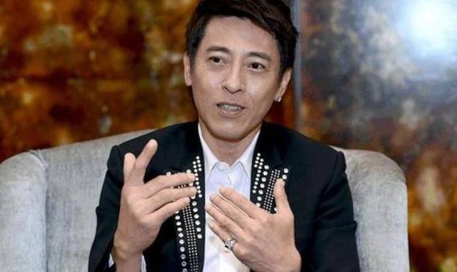 夫妻俩为了不变老，坚持31年不吃肉不生子，如今59岁近照太尴尬