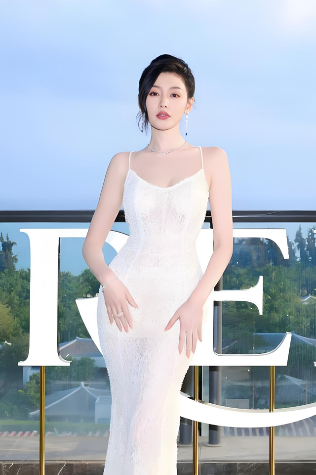 张天爱的胯才是真的胯啊，顶级腰臀比