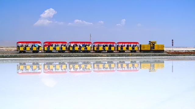 3万人挤爆灵隐寺！免门票不是亏本，是文旅经济新玩法？