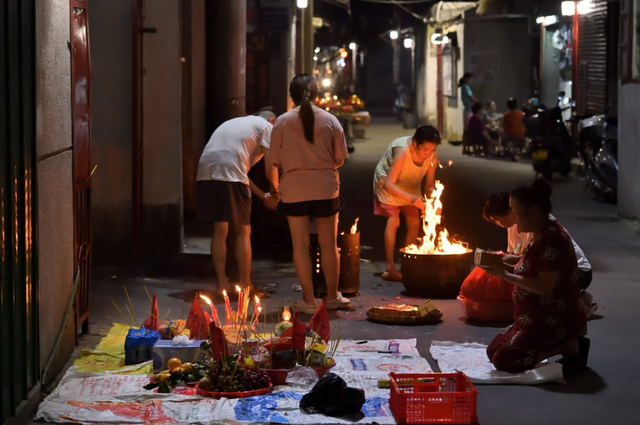 明日寒衣节，上坟祭祖需注意！上坟要带2样，4个规矩不可不知！