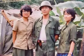 1987年，老山前线，秦天团长一张珍贵留影，不愧是名将秦基伟之子图片