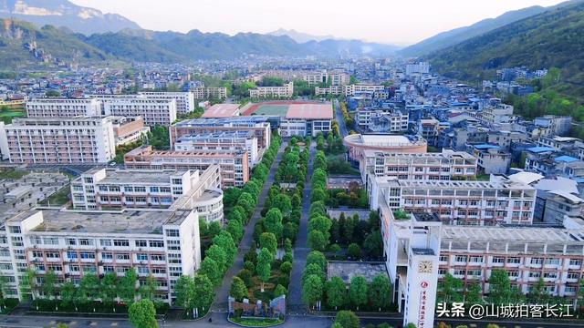 重庆面积排第一的县，除了现实版的桃花源，竟还藏着这么多惊喜！