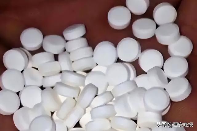 12岁小学生遗书称“写不会英语单词”，吞下姥姥100颗心脏病药自杀，妈妈起诉学校和英语老师案将二审