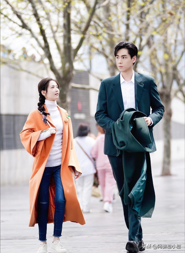 不合影不知道，一合影全露馅！原来这些明星都是潜藏的“小土豆”